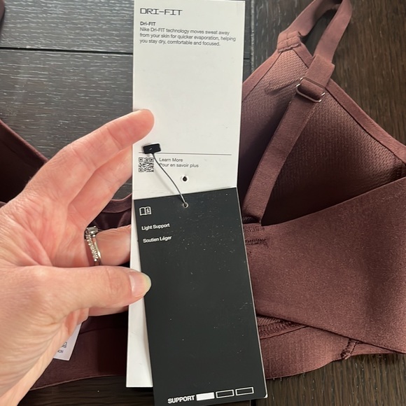 NEW! NWT Nike Alate Bra, XS (A-C) - Picture 3 of 3